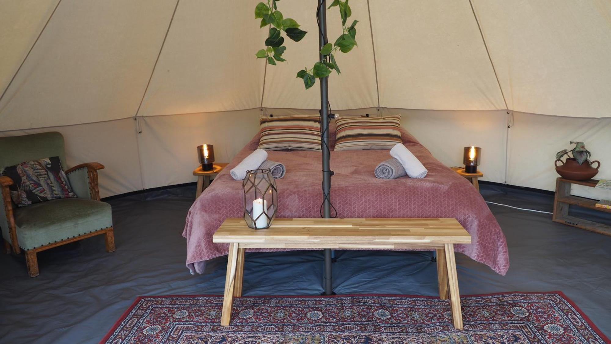 Tente de luxe Bell Tent In Voedselbos *